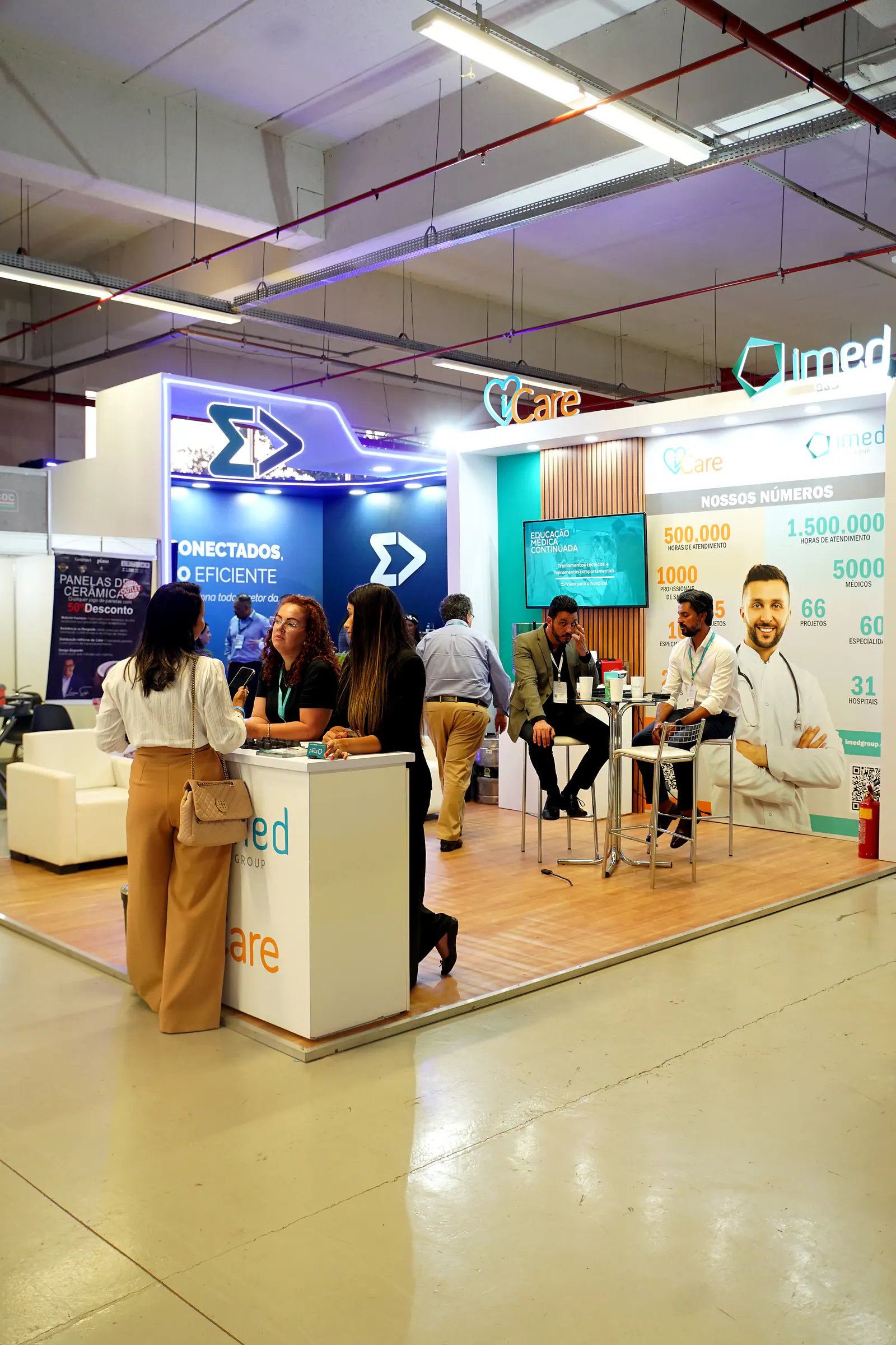 Tecnologia em um estande hospitalar